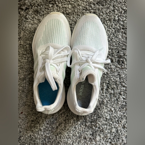 Adidas Swift Run Shoes White Women's size 8.5 - Picture 2 of 8